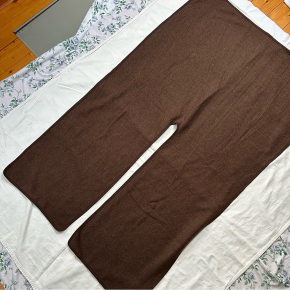 Minimalist Brown & Gray Wrap - Picture 7 of 14